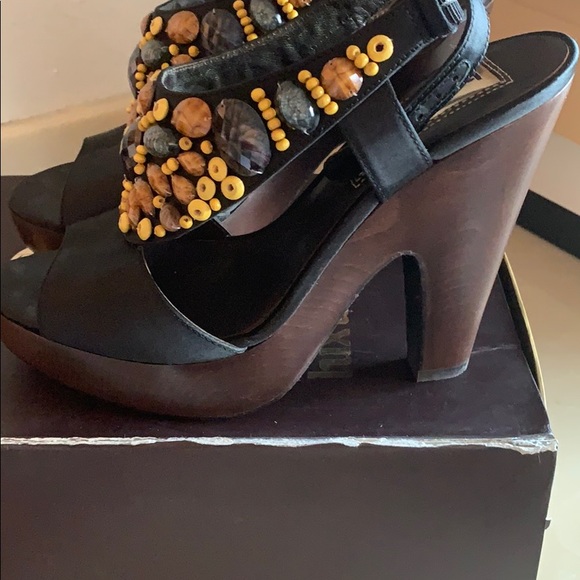 Shoes - Picture 3 of 6